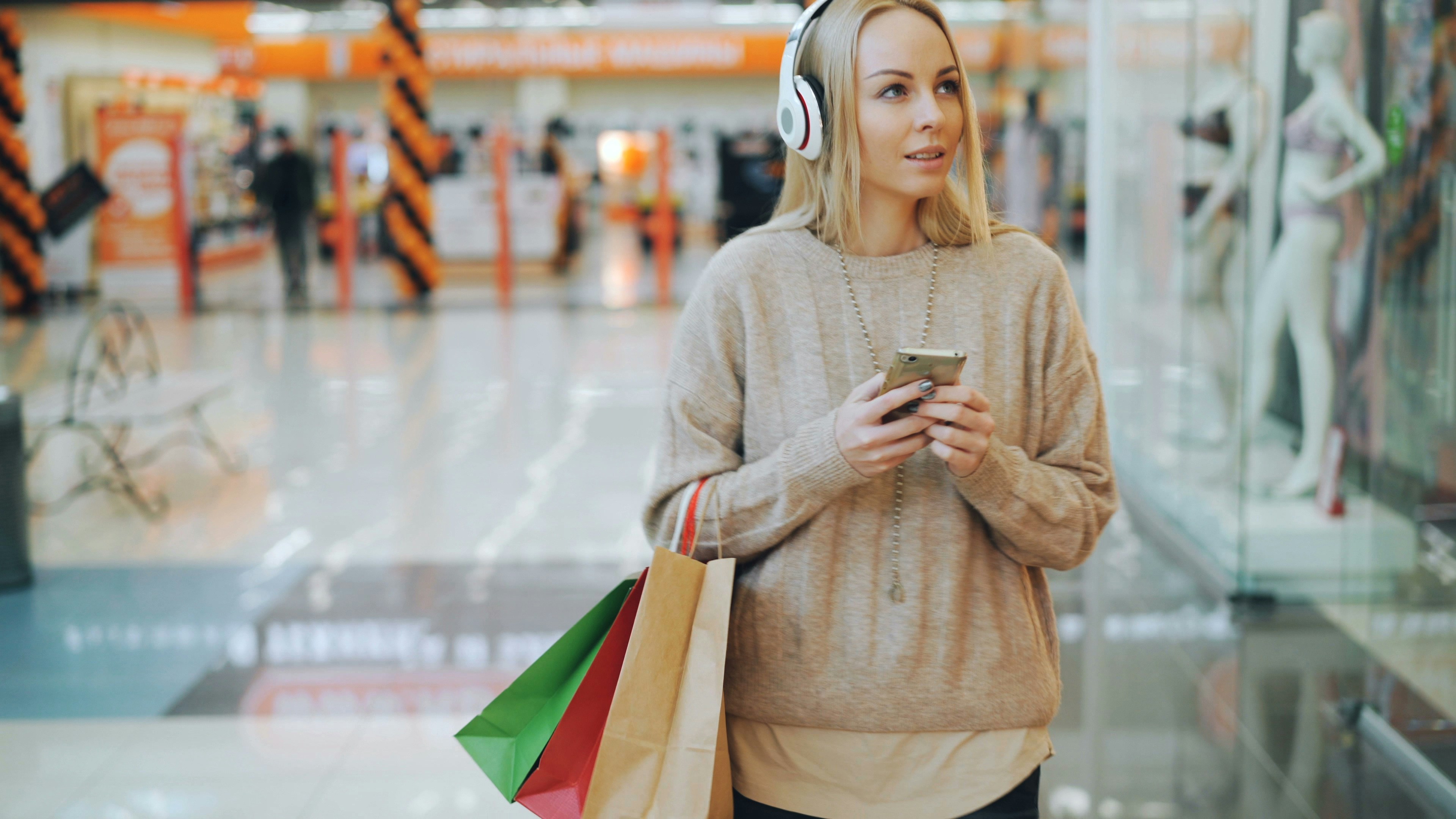Mobile Commerce no Brasil: Como Otimizar sua Loja de Moda para Celular [2026]